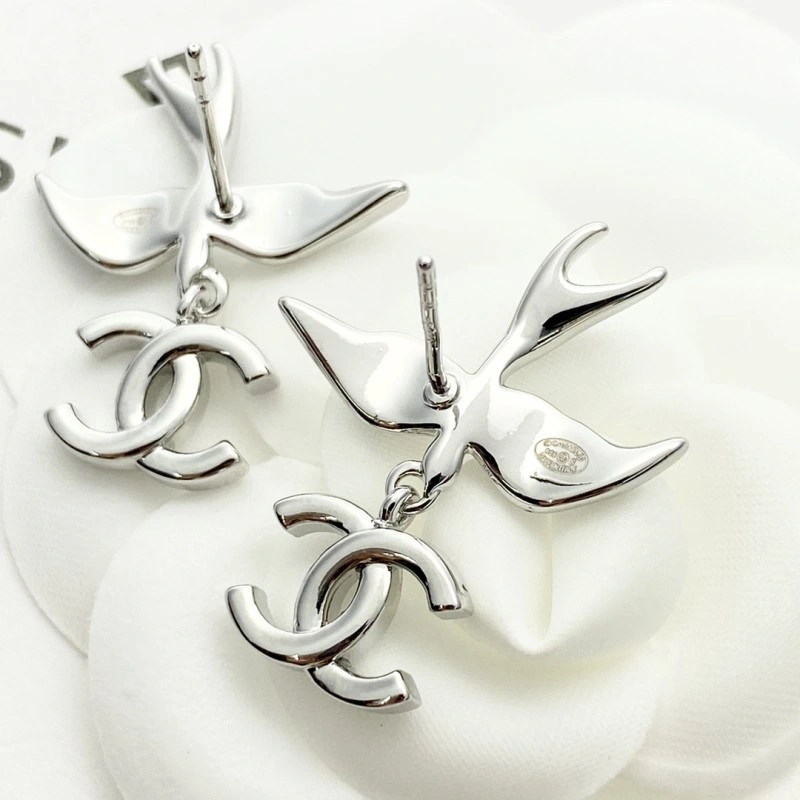 Chanel Earrings Sleek 220154