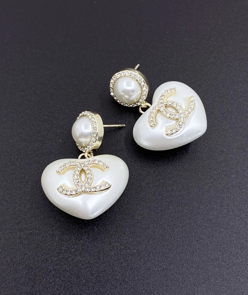 Chanel Earrings Bold 220148