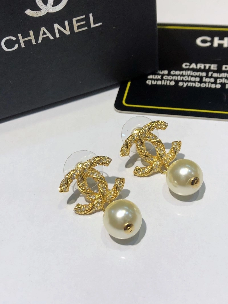 Unique Chanel Earrings 220136