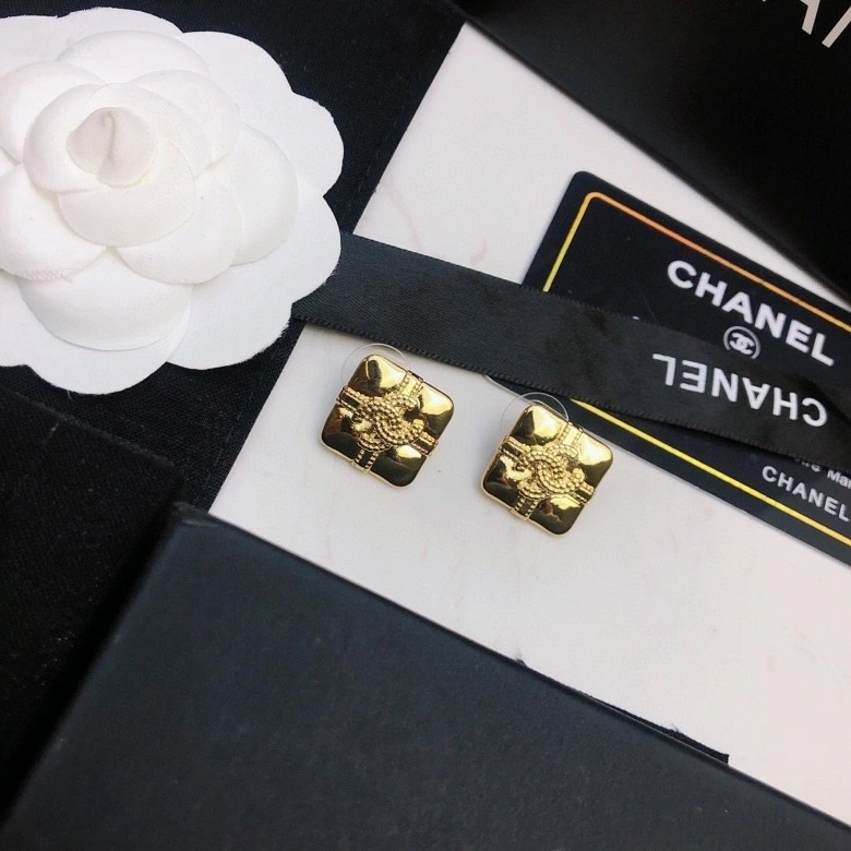 Durable Chanel Earrings 220140