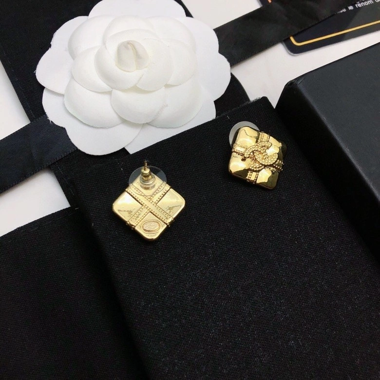 Durable Chanel Earrings 220140