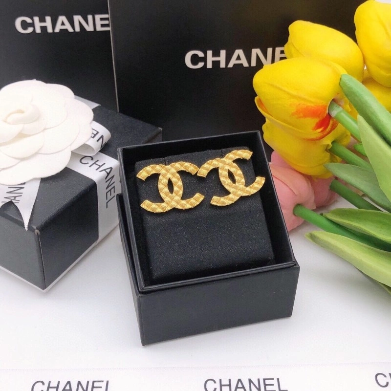 Elegant Chanel Earrings 220127