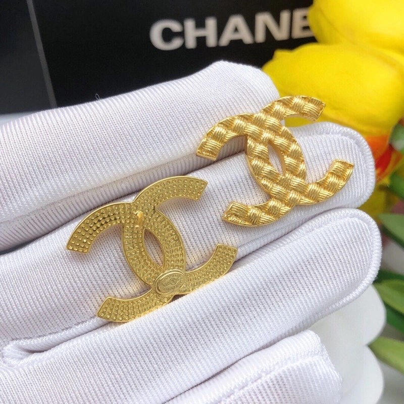 Elegant Chanel Earrings 220127