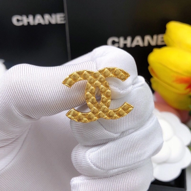 Elegant Chanel Earrings 220127