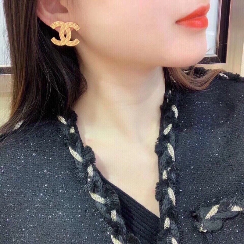 Elegant Chanel Earrings 220127