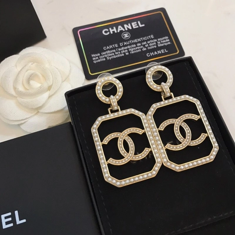 Chanel Earrings Vibrant 220133