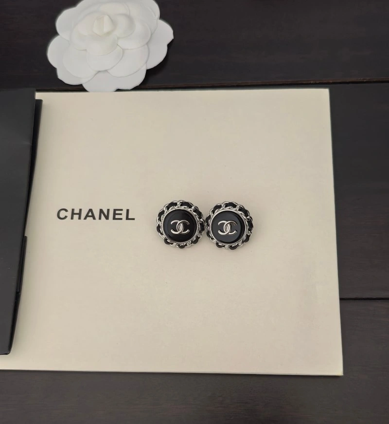 Chanel Earrings Packable 220119