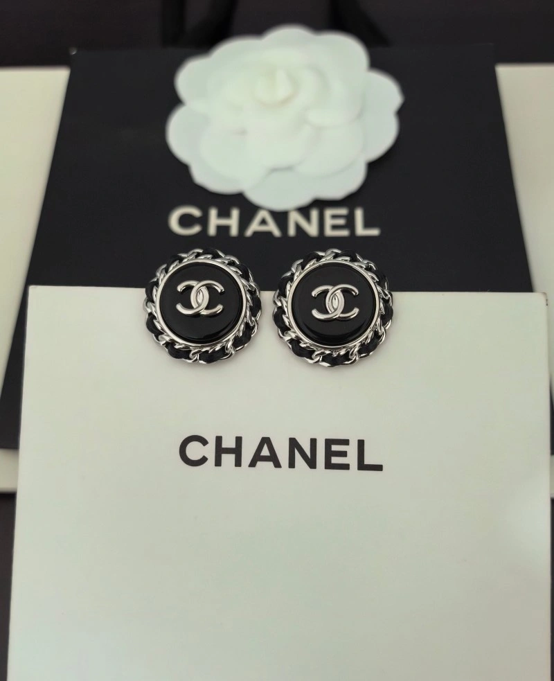 Chanel Earrings Packable 220119