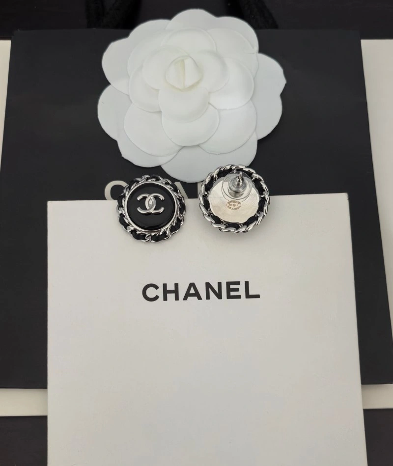 Chanel Earrings Packable 220119