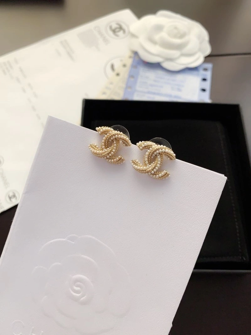 Chanel Earrings Cozy 220116