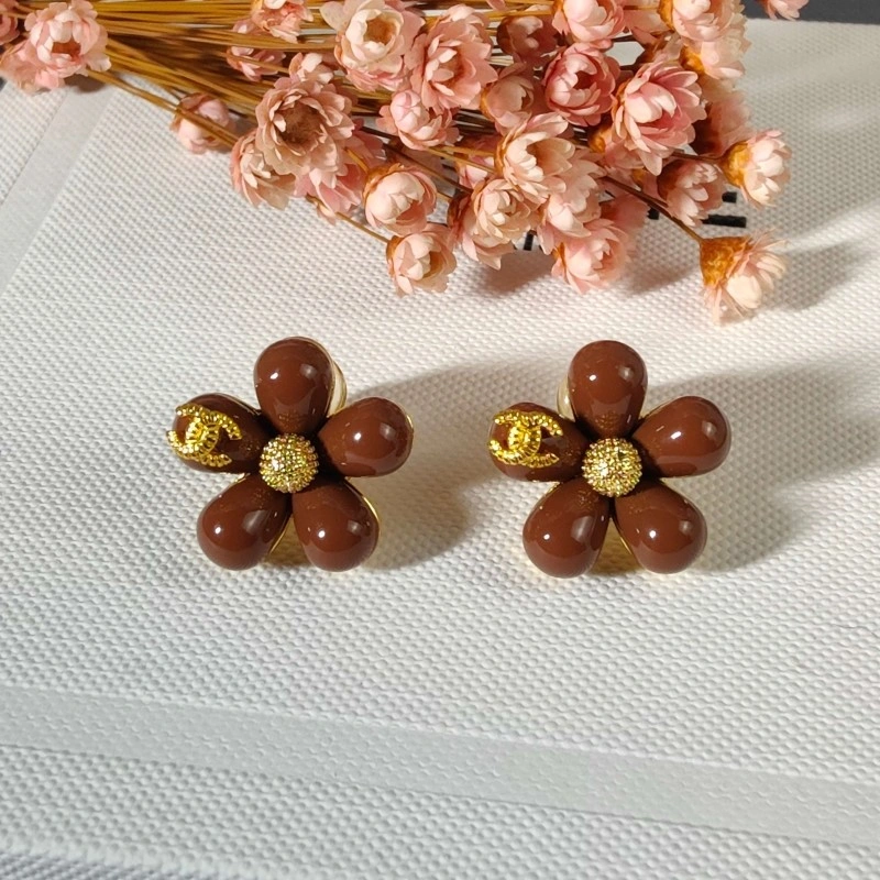 Contemporary Chanel Earrings 220118
