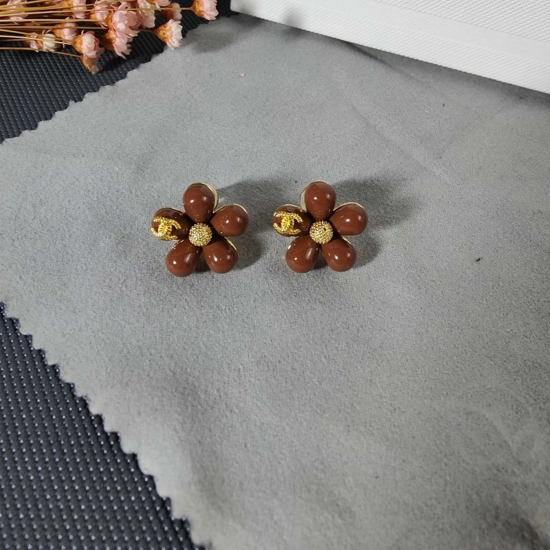 Contemporary Chanel Earrings 220118