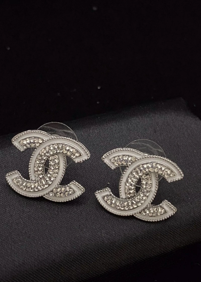 Chanel Earrings Practical 220112
