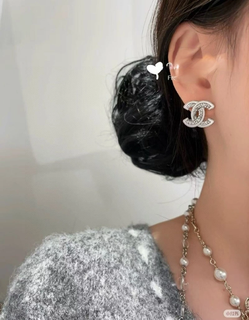 Chanel Earrings Practical 220112