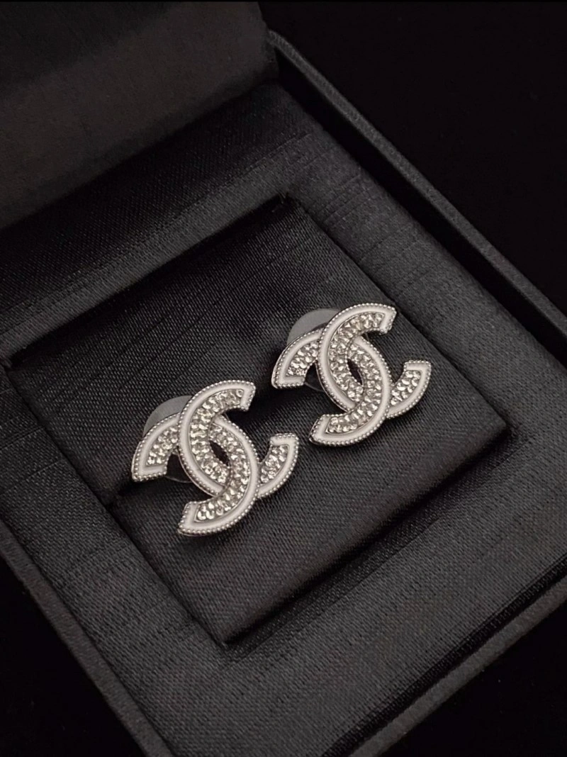 Chanel Earrings Practical 220112