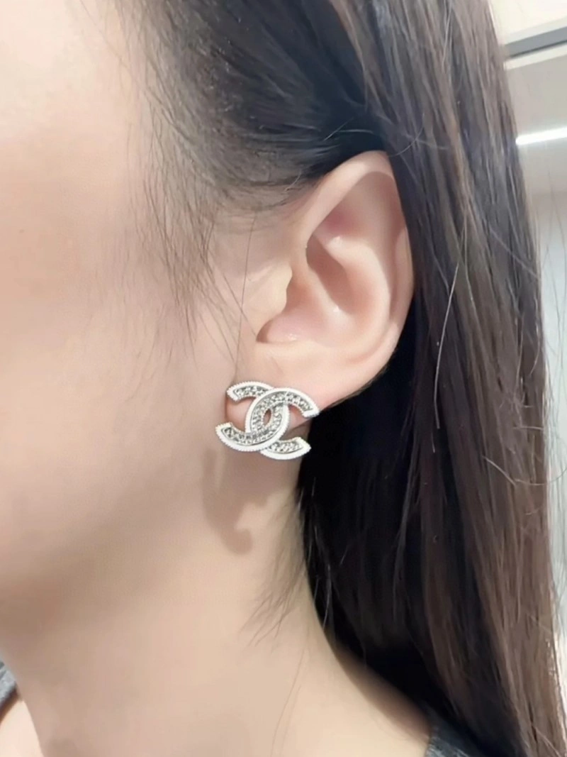 Chanel Earrings Practical 220112