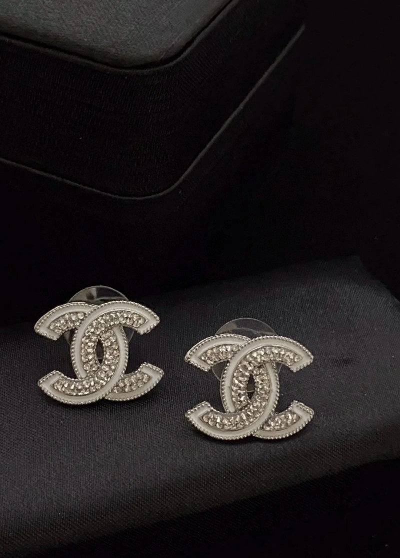 Chanel Earrings Practical 220112