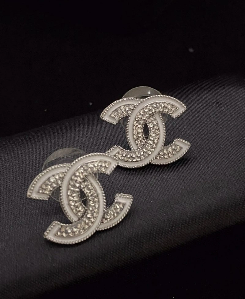 Chanel Earrings Practical 220112