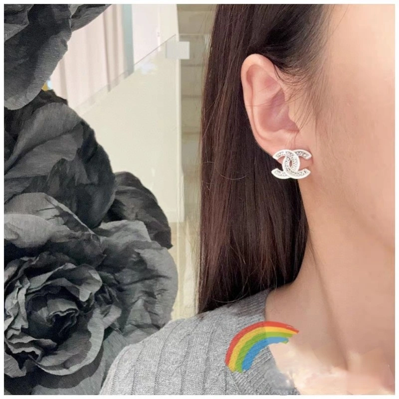 Chanel Earrings Practical 220112