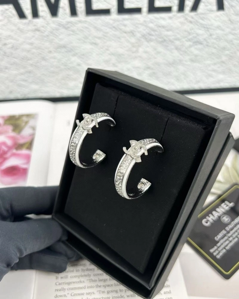 Chanel Earrings Bold 220110
