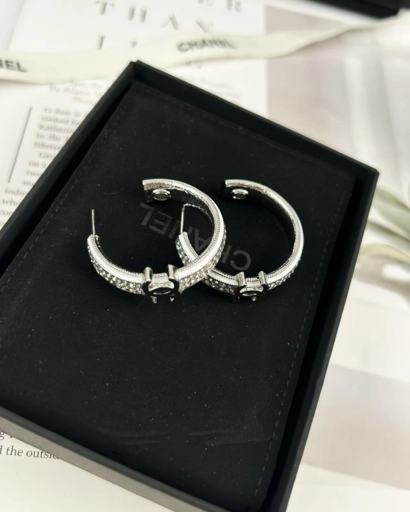 Chanel Earrings Bold 220110