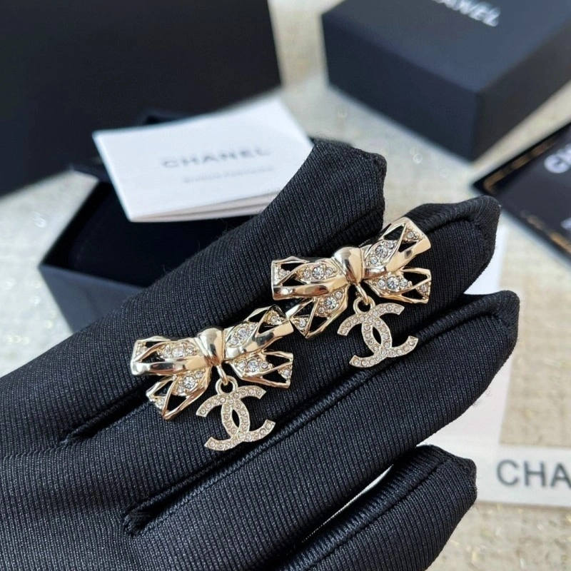 Resilient Chanel Earrings 220109