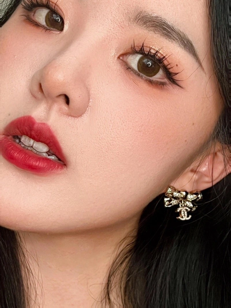 Resilient Chanel Earrings 220109