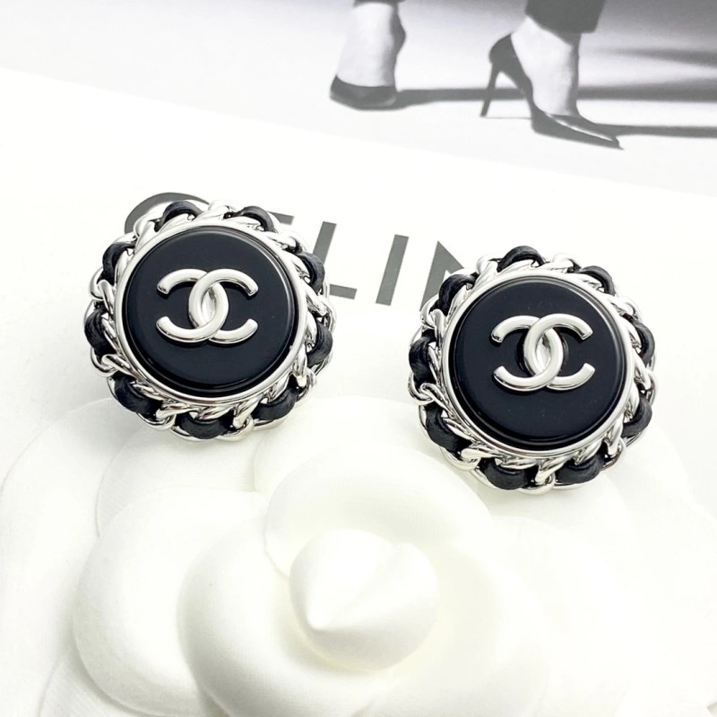 Chanel Earrings Minimalist 220102