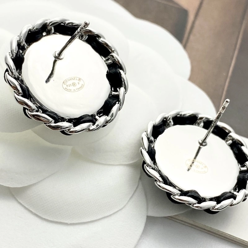 Chanel Earrings Minimalist 220102