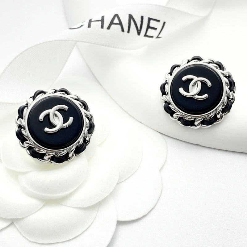 Chanel Earrings Minimalist 220102