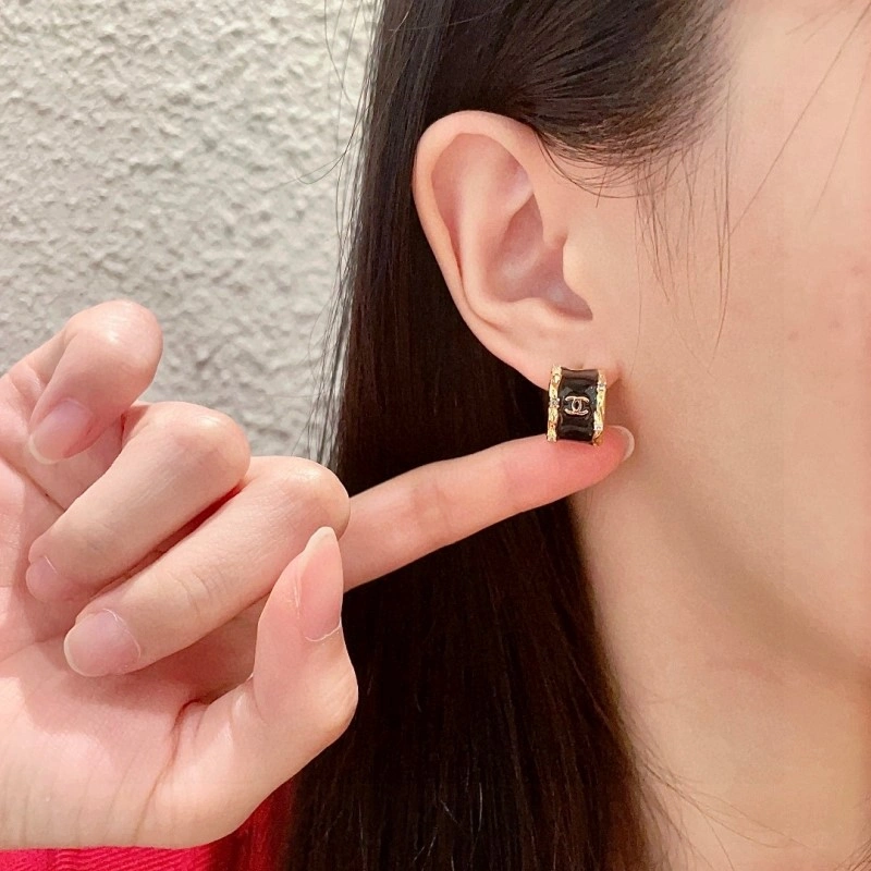 Chic Chanel Earrings 220076