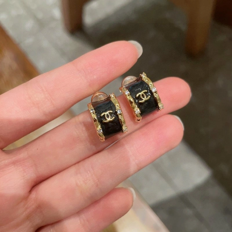 Chic Chanel Earrings 220076