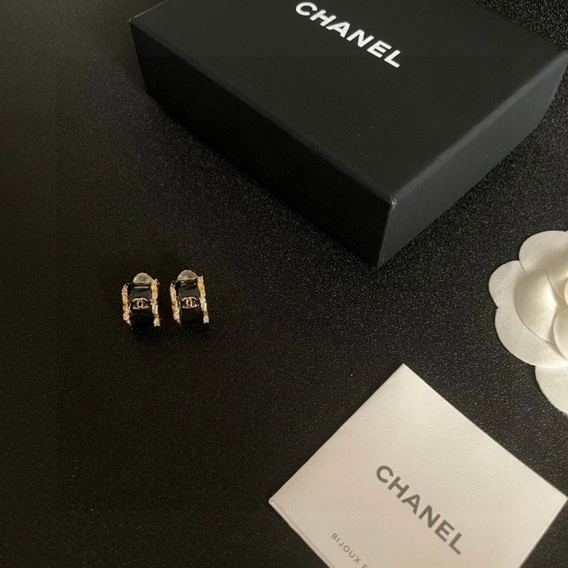 Chic Chanel Earrings 220076