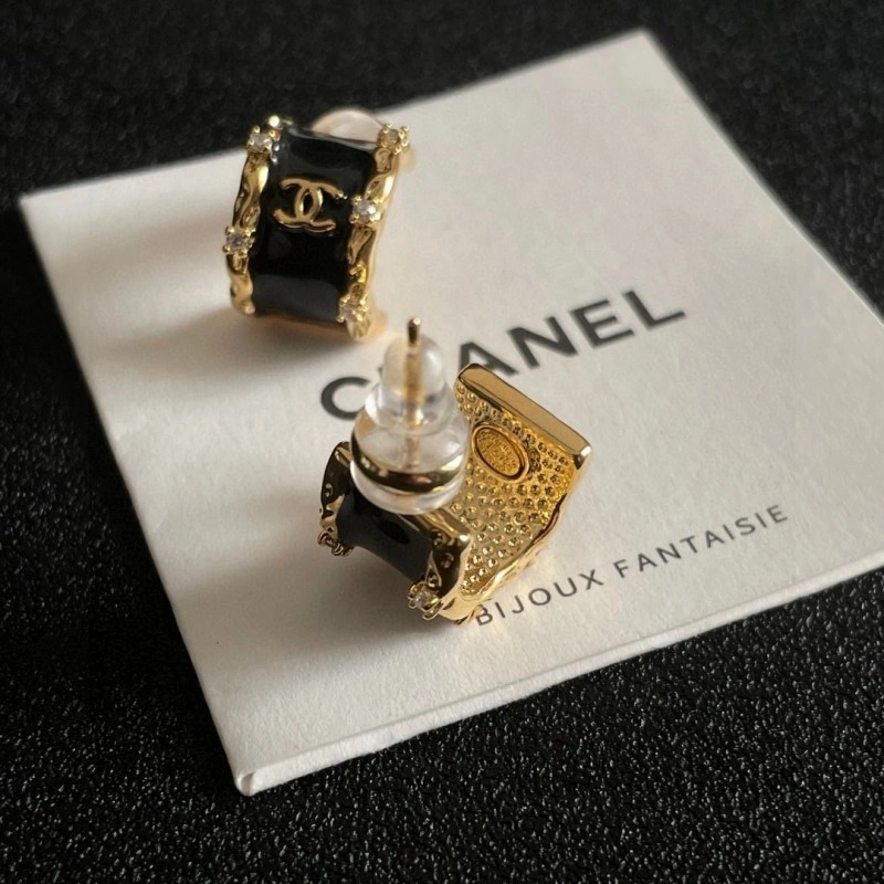 Chic Chanel Earrings 220076