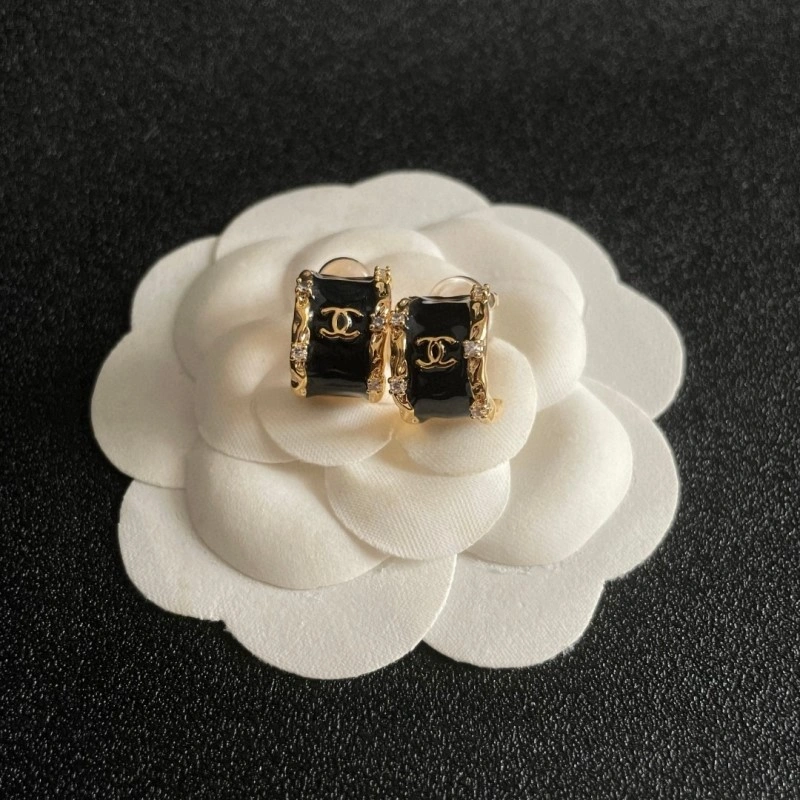Chic Chanel Earrings 220076