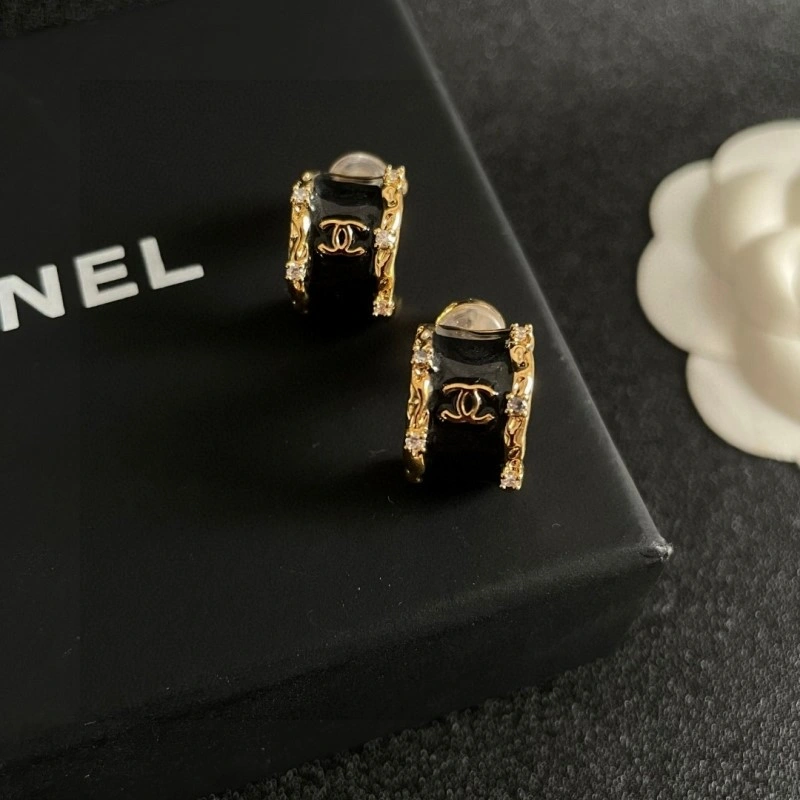 Chic Chanel Earrings 220076