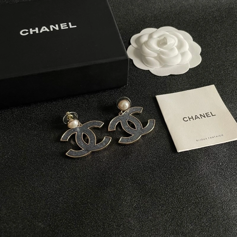 Chanel Earrings Affordable 220082