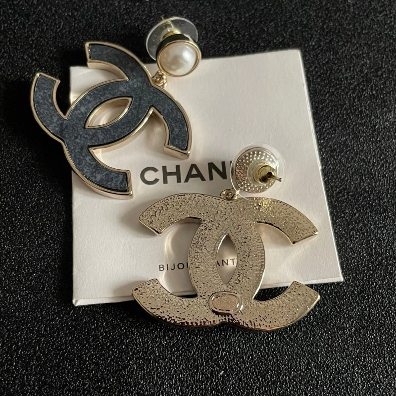 Chanel Earrings Affordable 220082