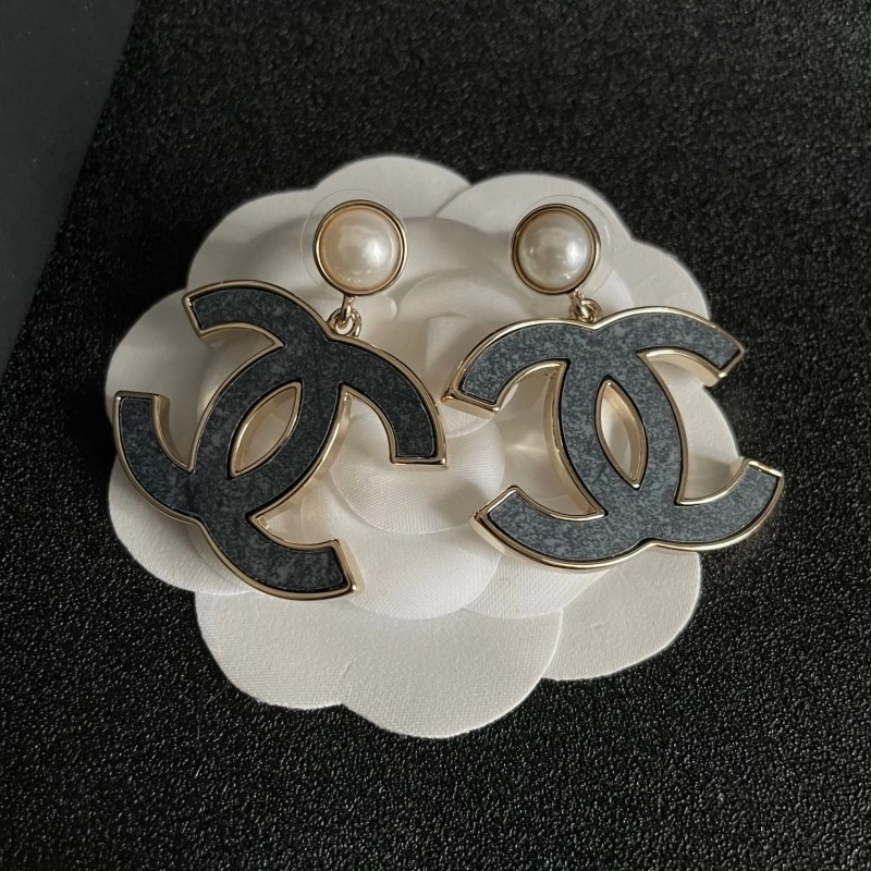Chanel Earrings Affordable 220082