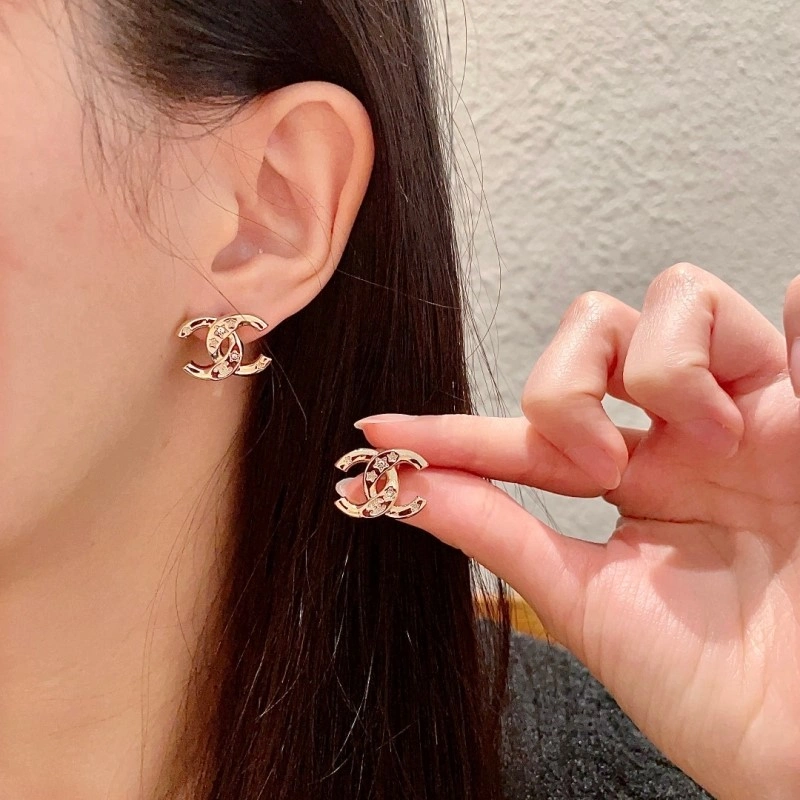 Chanel Earrings Fashionable 220077