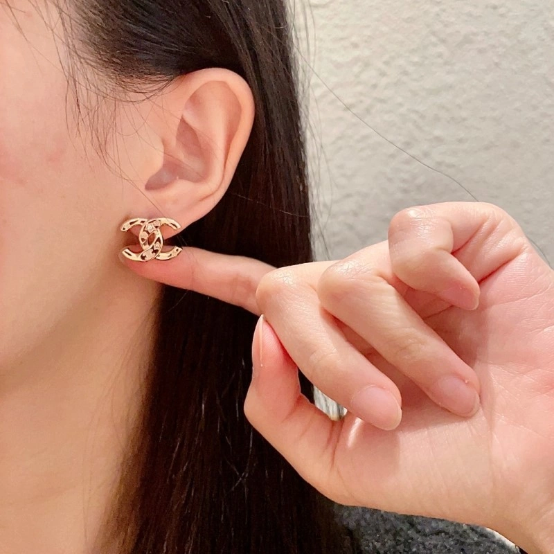 Chanel Earrings Fashionable 220077