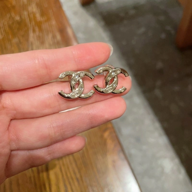 Chanel Earrings Fashionable 220077
