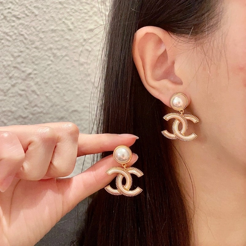 Timeless Chanel Earrings 220071
