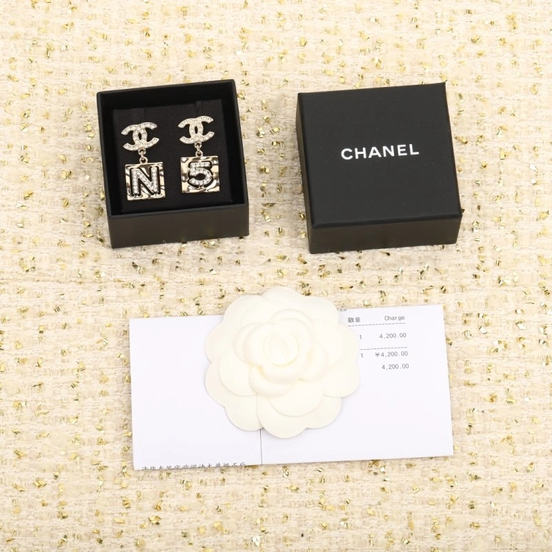 Chanel Earrings Breathable 220070