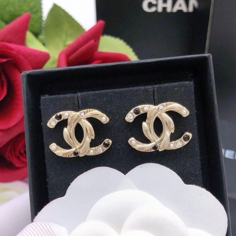 Comfortable Chanel Earrings 220068