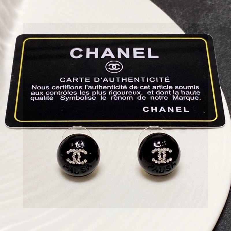 Reliable Chanel Earrings 220056