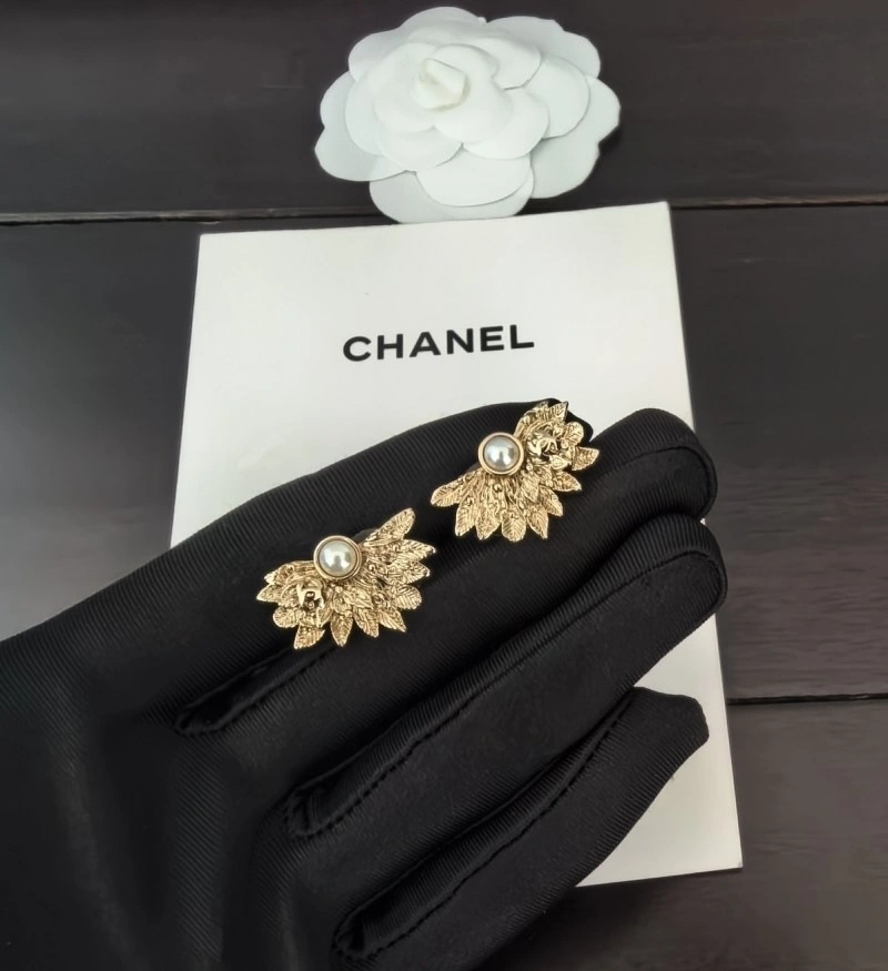 Chanel Earrings HighQuality 220012