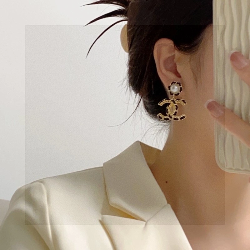 Chanel Earrings Packable 220013