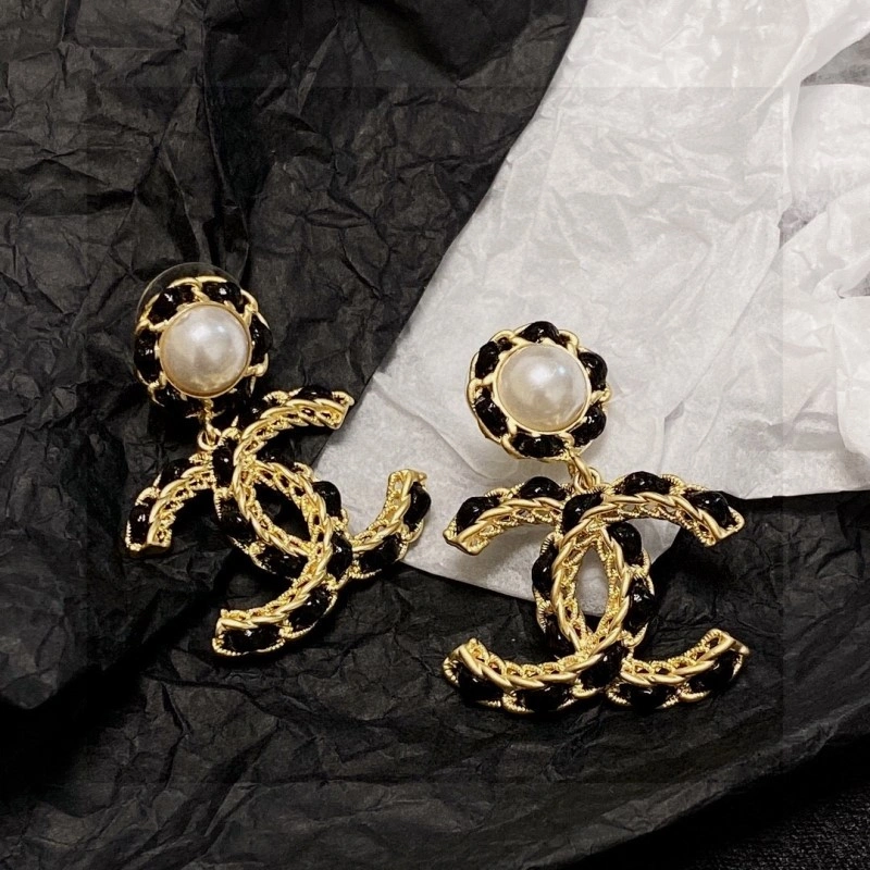 Chanel Earrings Packable 220013