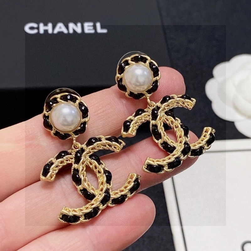 Chanel Earrings Packable 220013